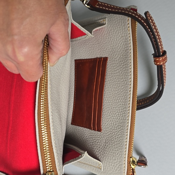 EUC Dooney & Bourke Bone Colored Crossbody Bag - Picture 5 of 10